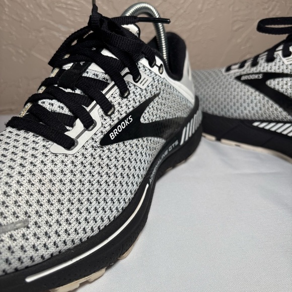 Brooks Adrenaline GTS 22 White Black Athletic Shoes Women's Size 7.5 Lace Up - Picture 10 of 13